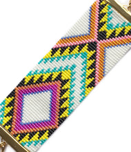 Load image into Gallery viewer, XO Acapulco Tribal Print Bracelet - White / Khaki